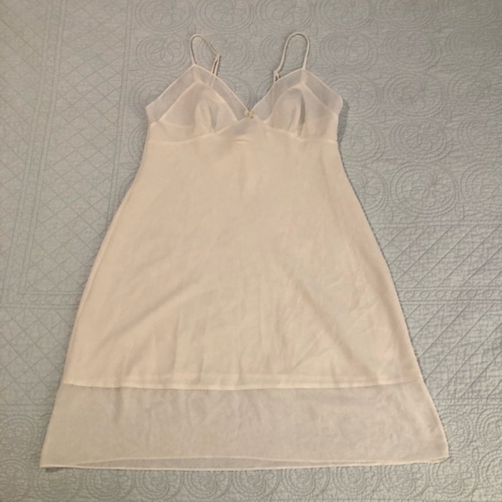 Vintage Victoria’s Secret ivory slip dress nightie. Women’s size medium.